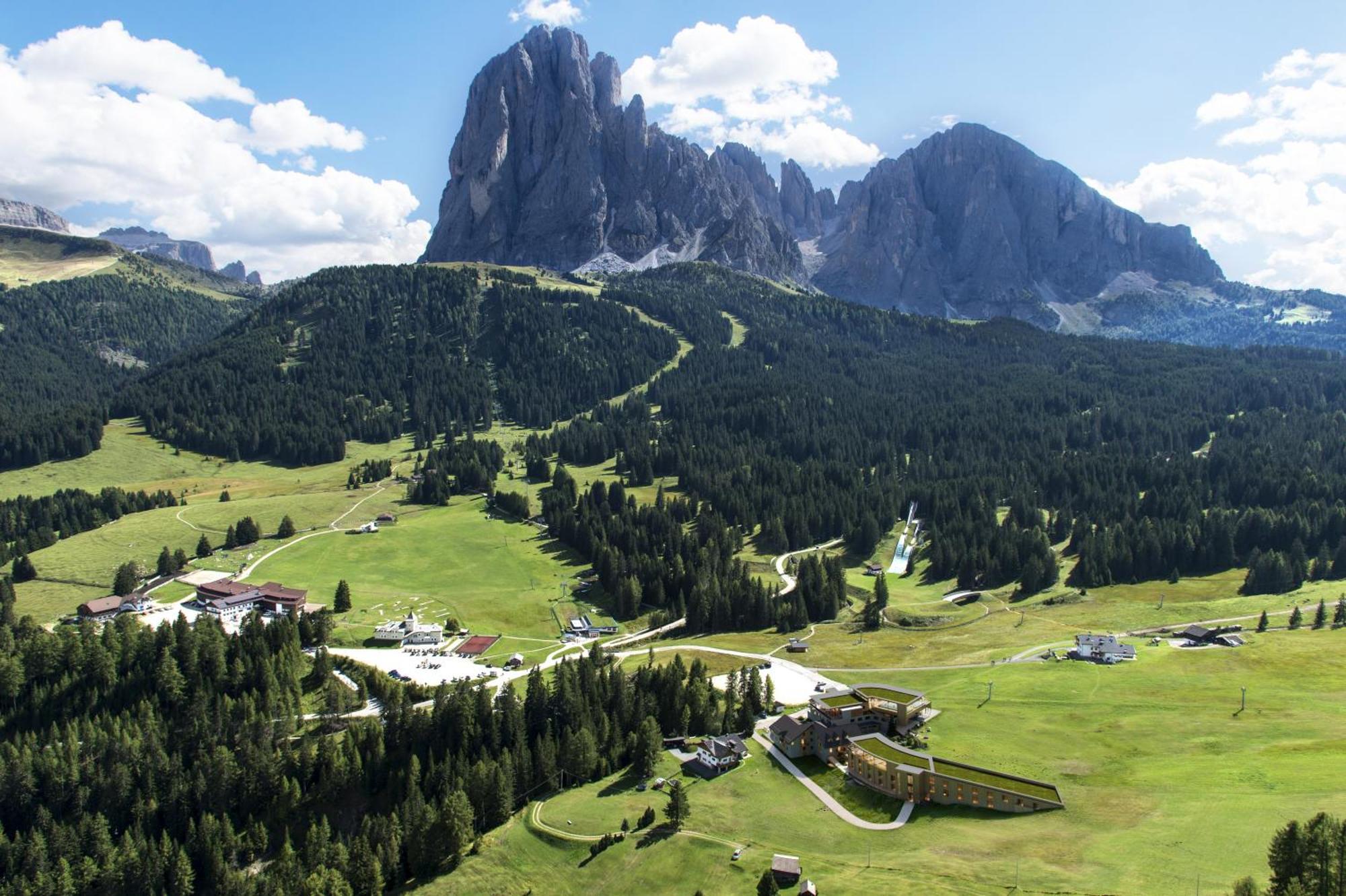 Отель Cendevaves Alpine Silence Santa Cristina Val Gardena Экстерьер фото