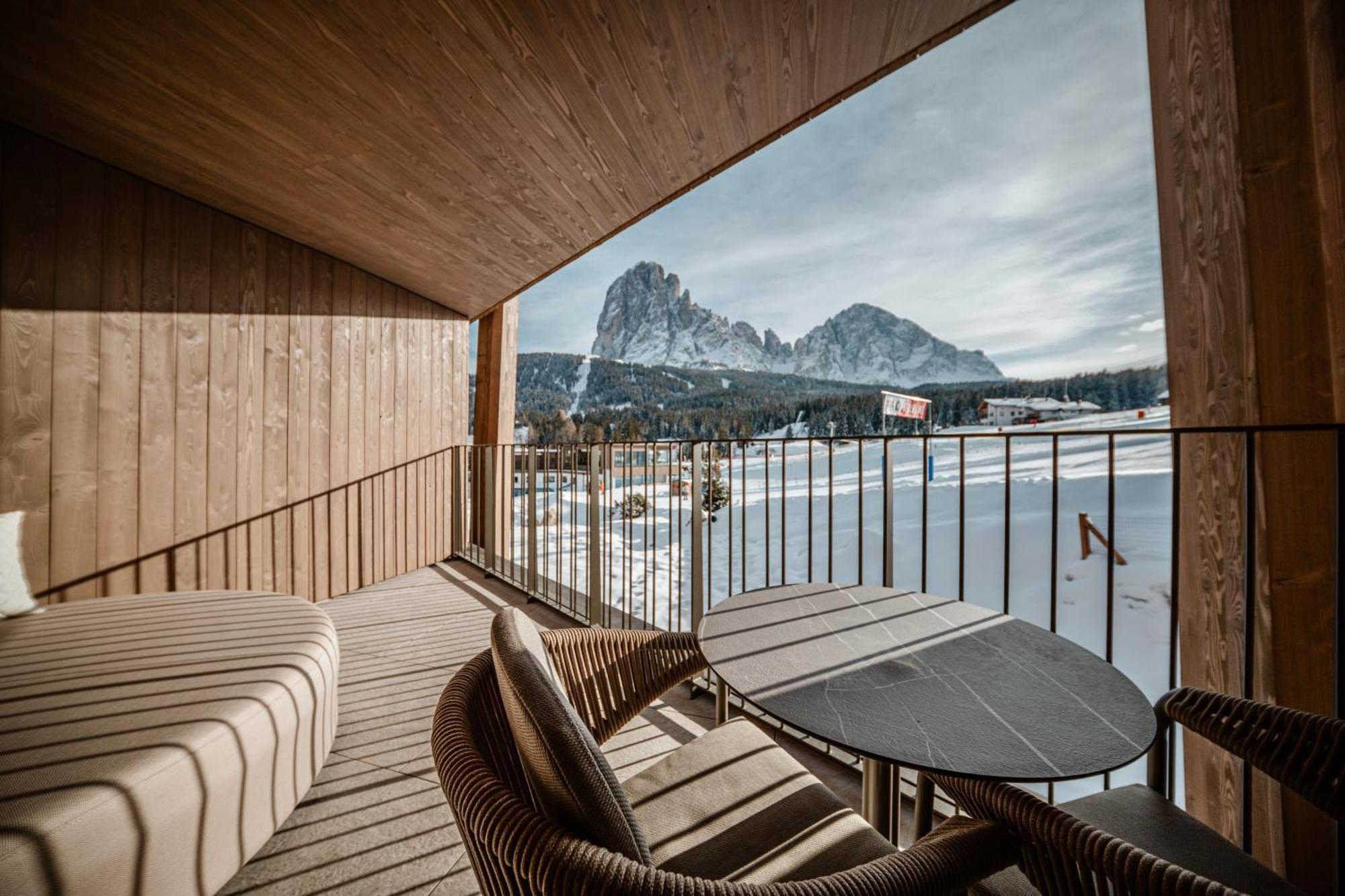 Отель Cendevaves Alpine Silence Santa Cristina Val Gardena Экстерьер фото